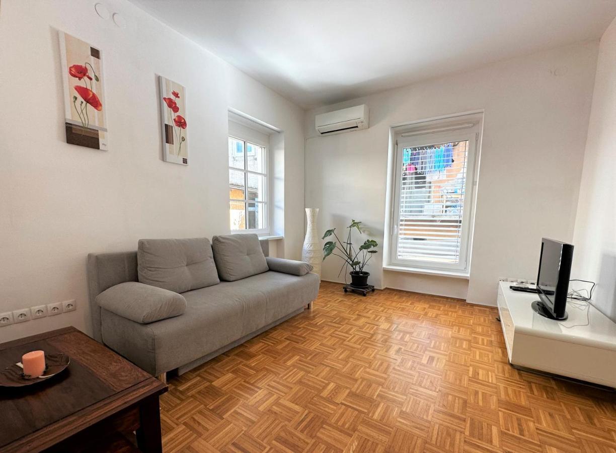 Charming Starry Night Apartment Lublaň Exteriér fotografie